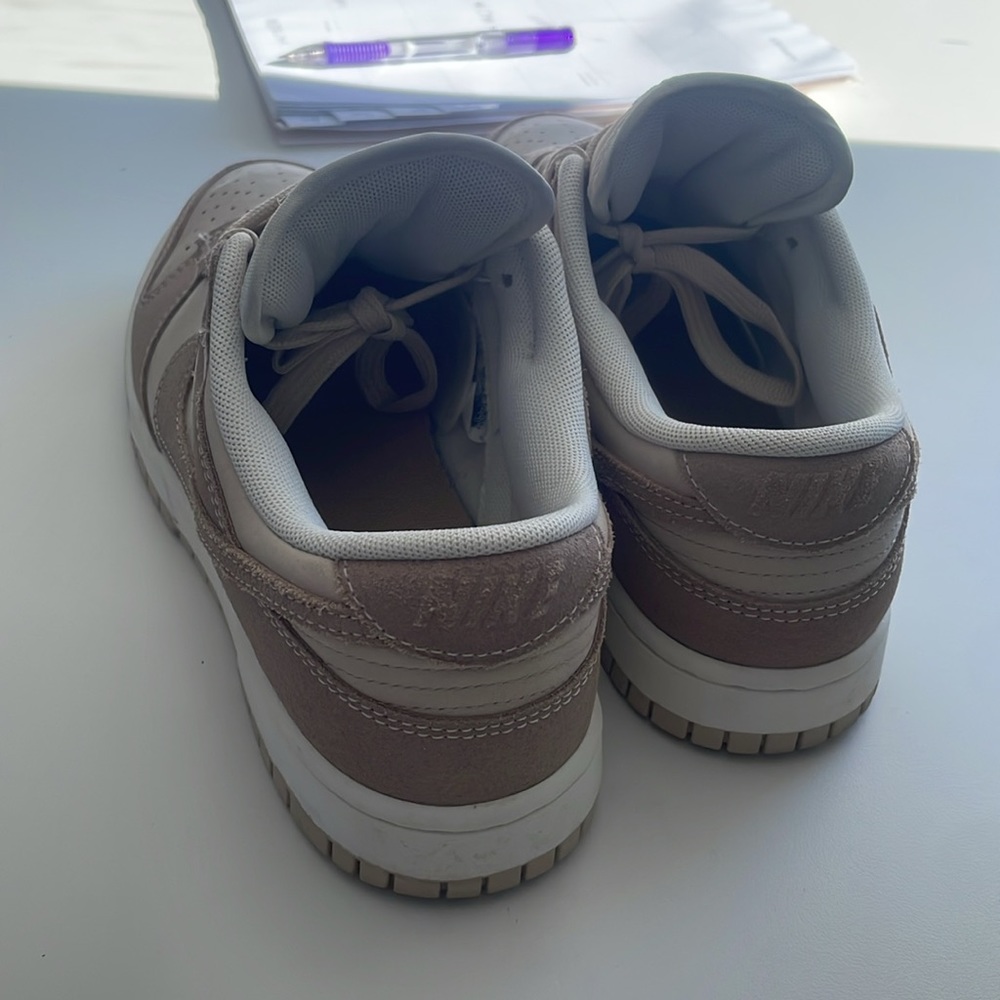Nike Dunks Sanddrift W9 | M 7.5 - Picture 4 of 6